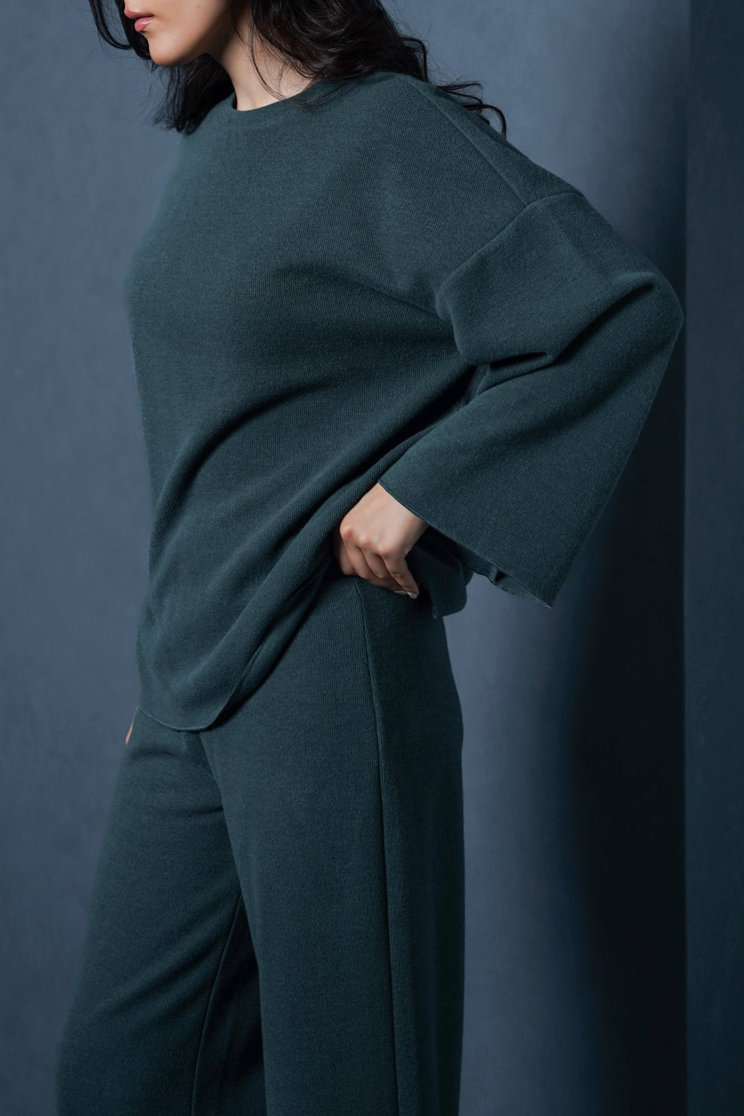 DARK GREEN RETREAT SWEATSHIRT