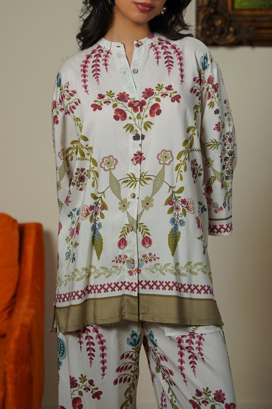 CREAM SPRING HEARTS SHIRT