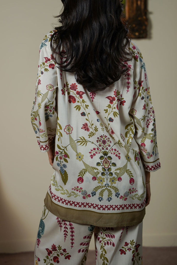 CREAM SPRING HEARTS SHIRT