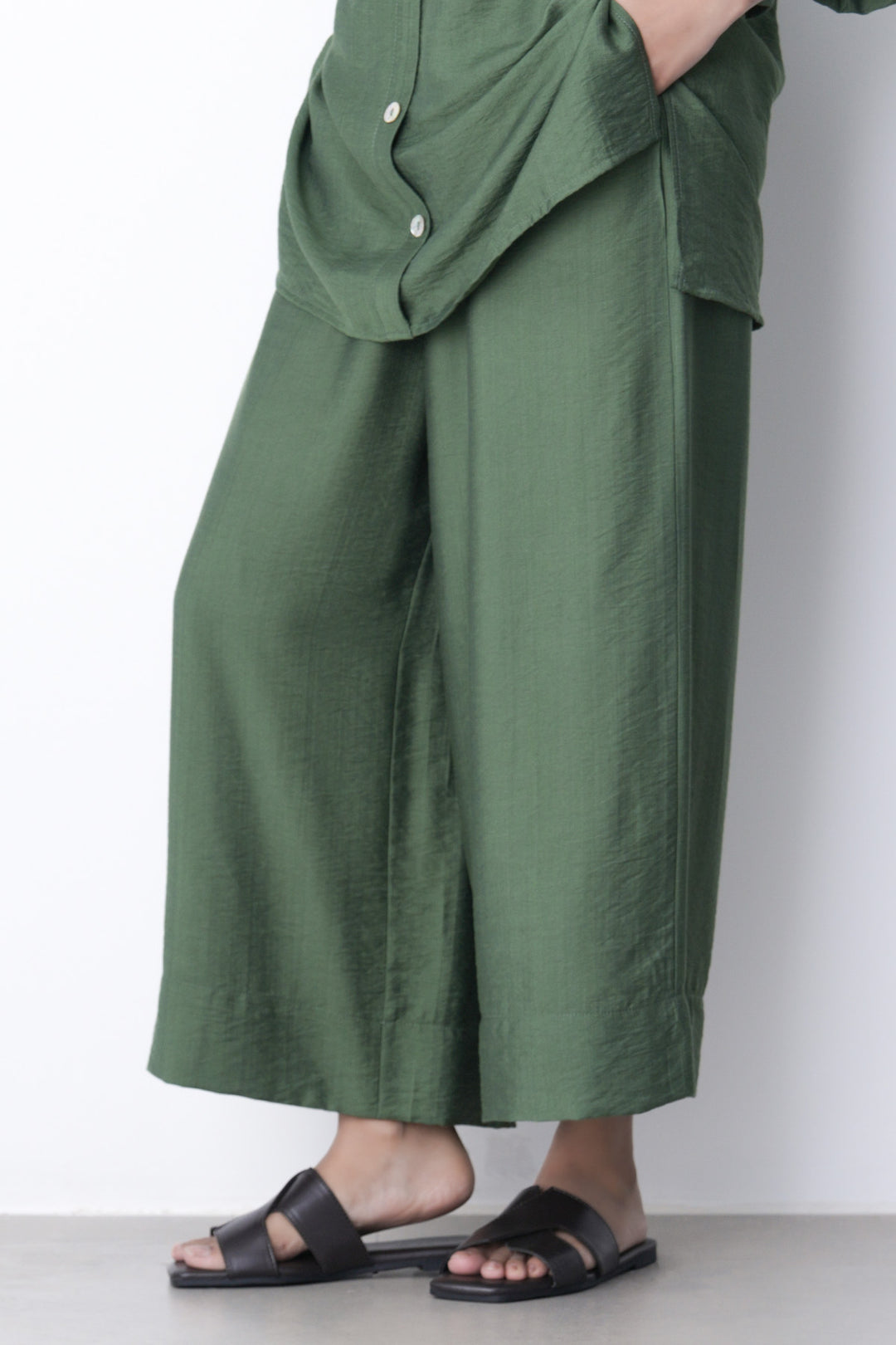 GREEN-SOFT BASIC CULOTTES