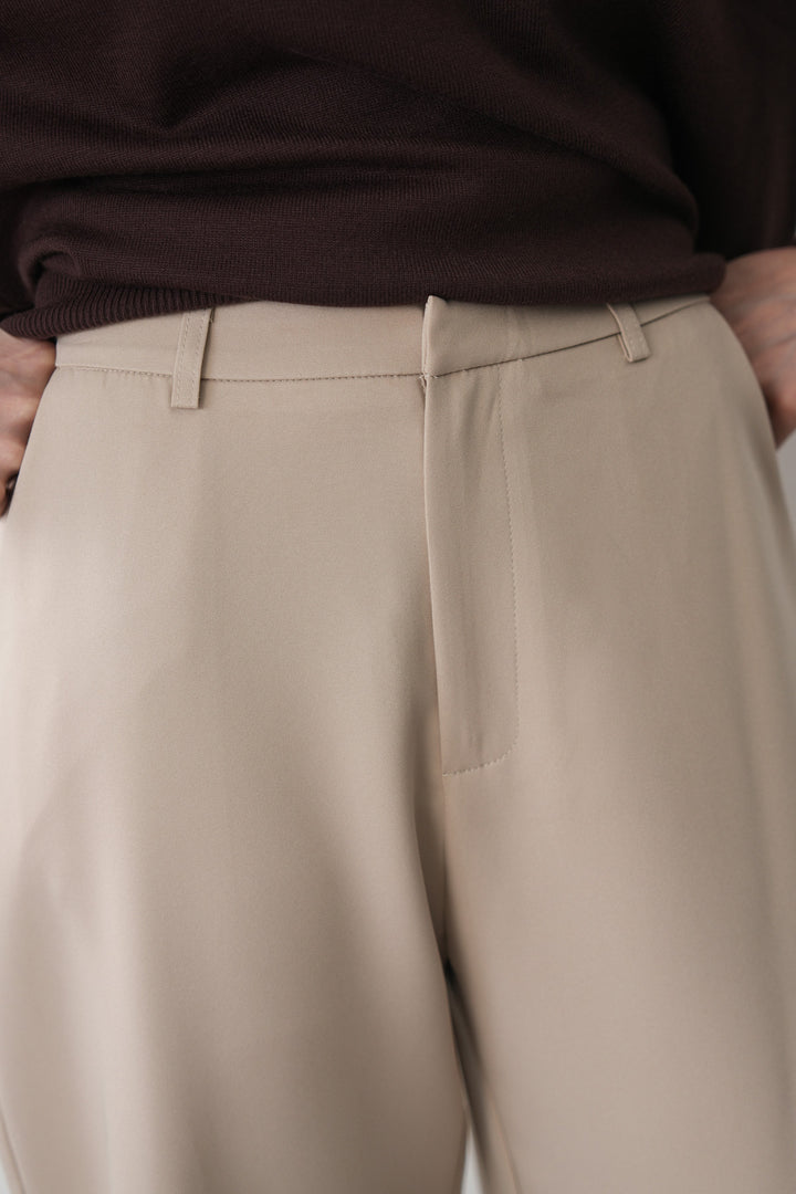 ESSENTIAL TAILORED PANTS