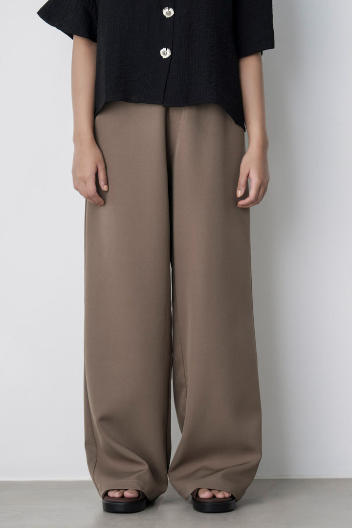 ESSENTIAL TAILORED PANTS