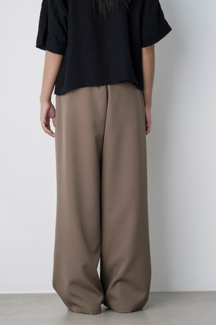 ESSENTIAL TAILORED PANTS