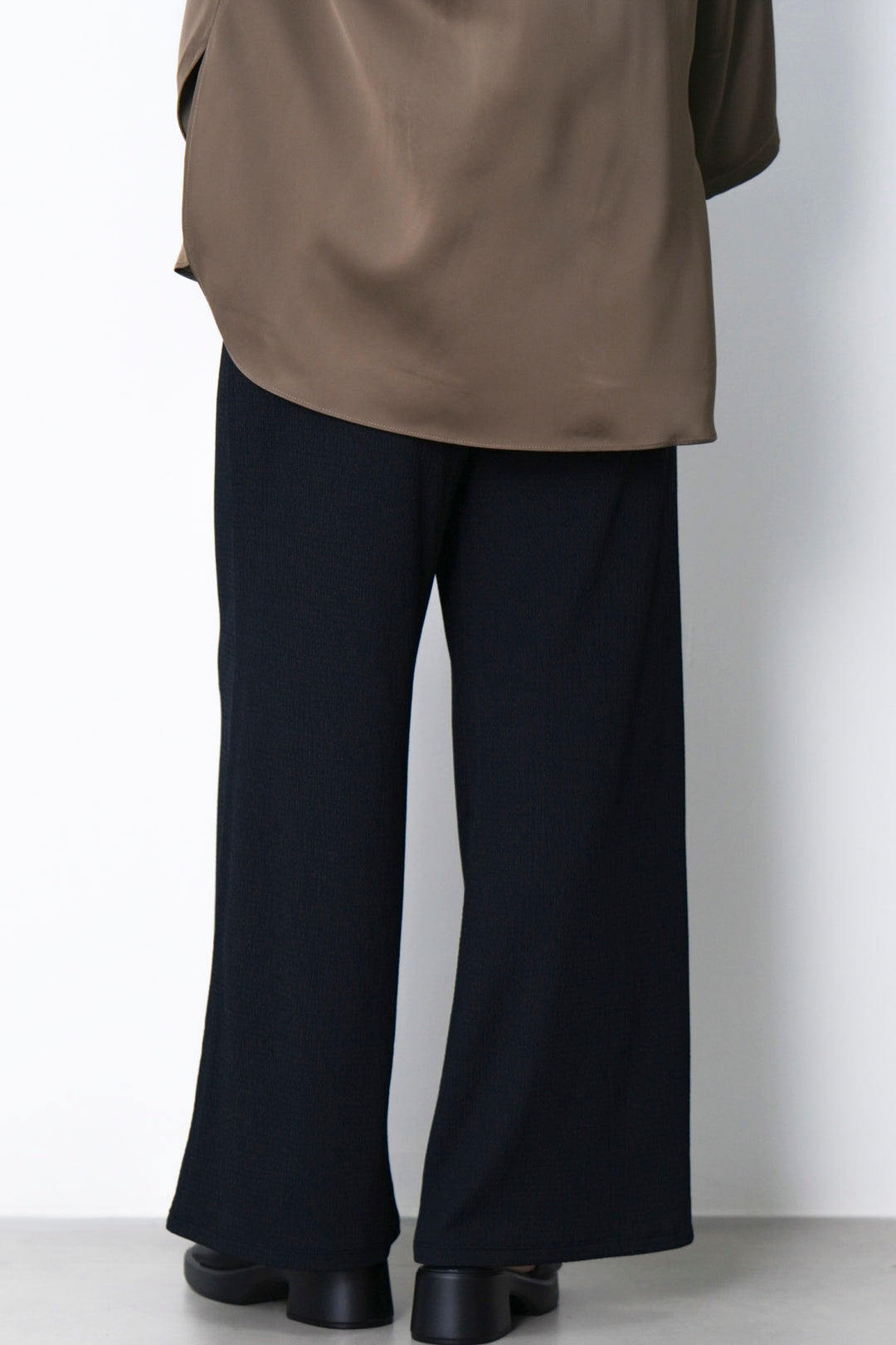 BLACK DEEP PLEAT PANTS