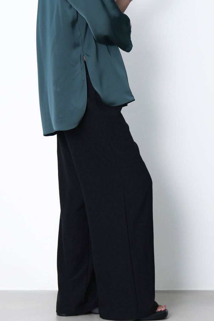 BLACK KNIT TAILORED PANTS