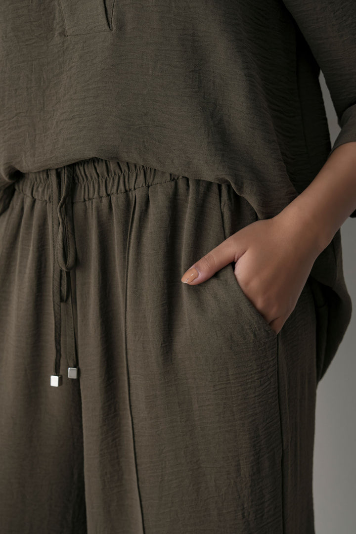 BROWN SLINKY SEAM TROUSER