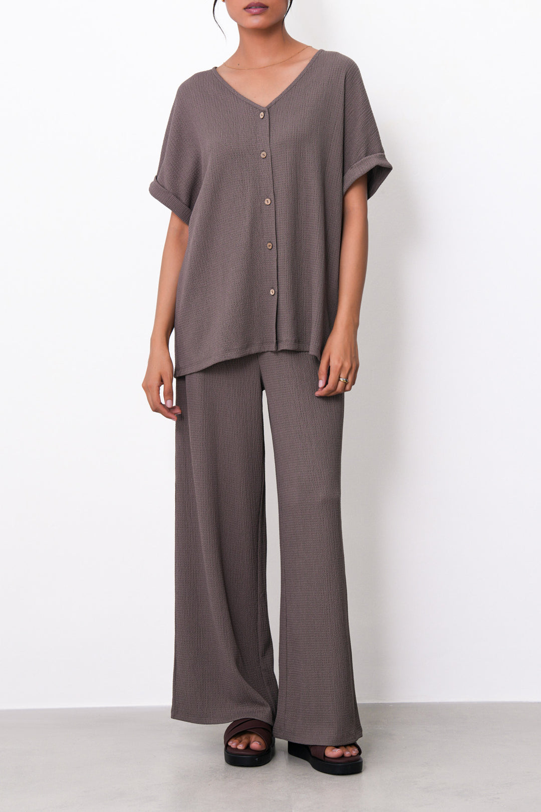 BROWN TEXTURED PANTS