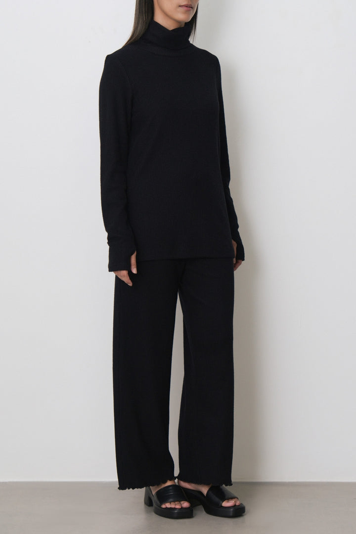 FLUTTER KNIT PANTS