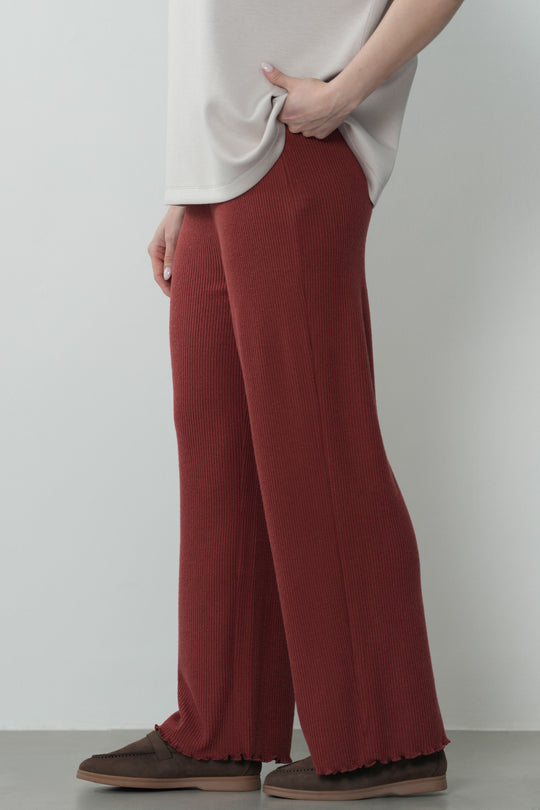 FLUTTER KNIT PANTS