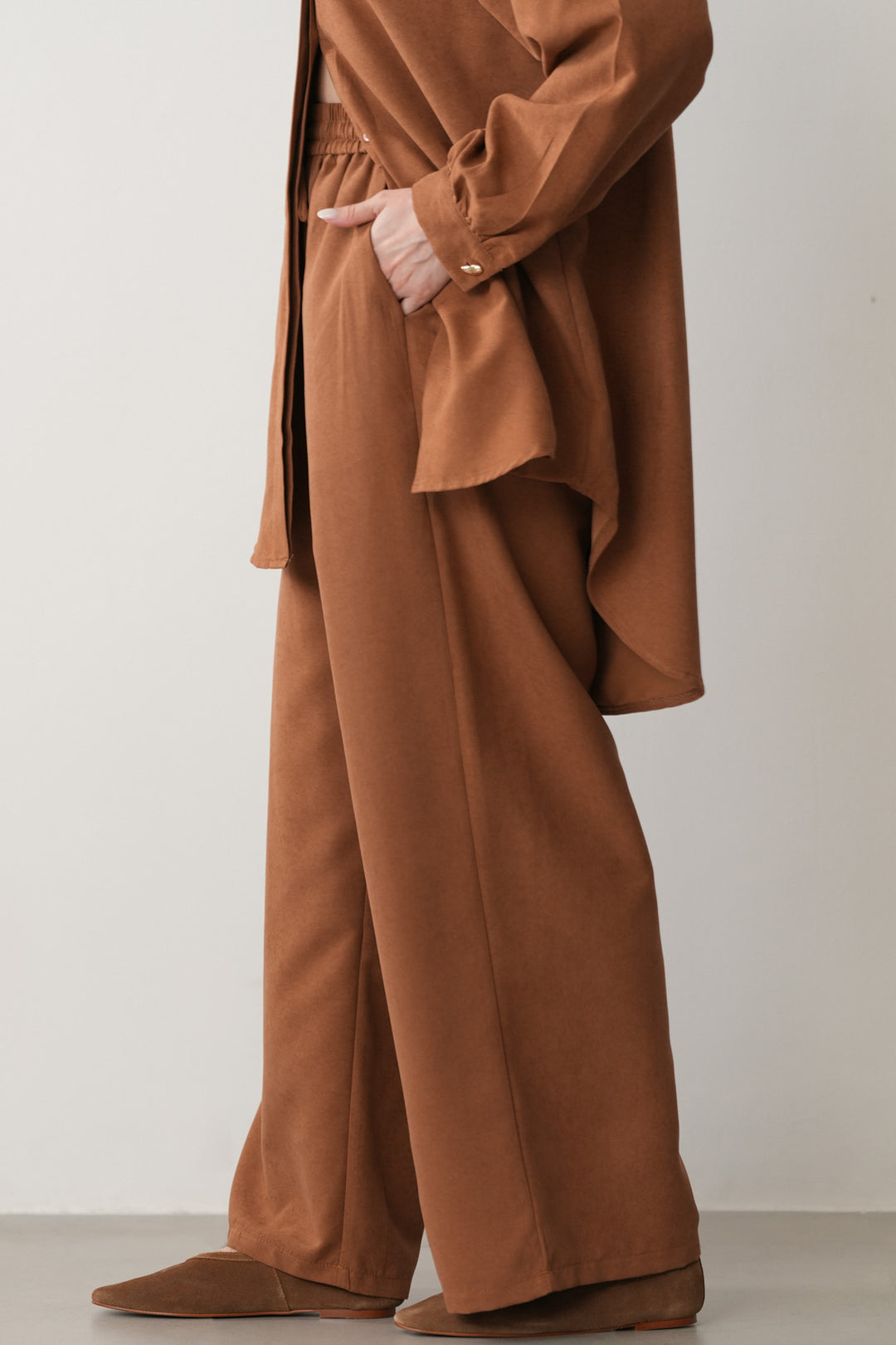 SUEDETTE WIDE PANTS