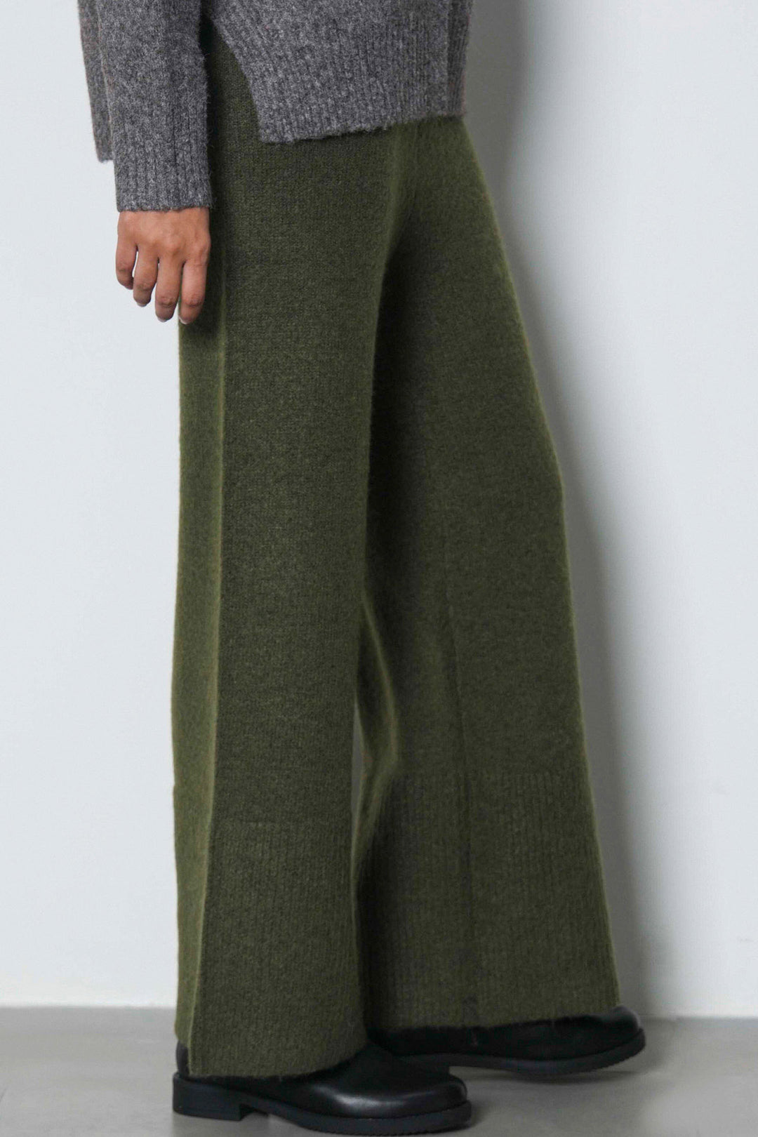 PULL ON PANTS