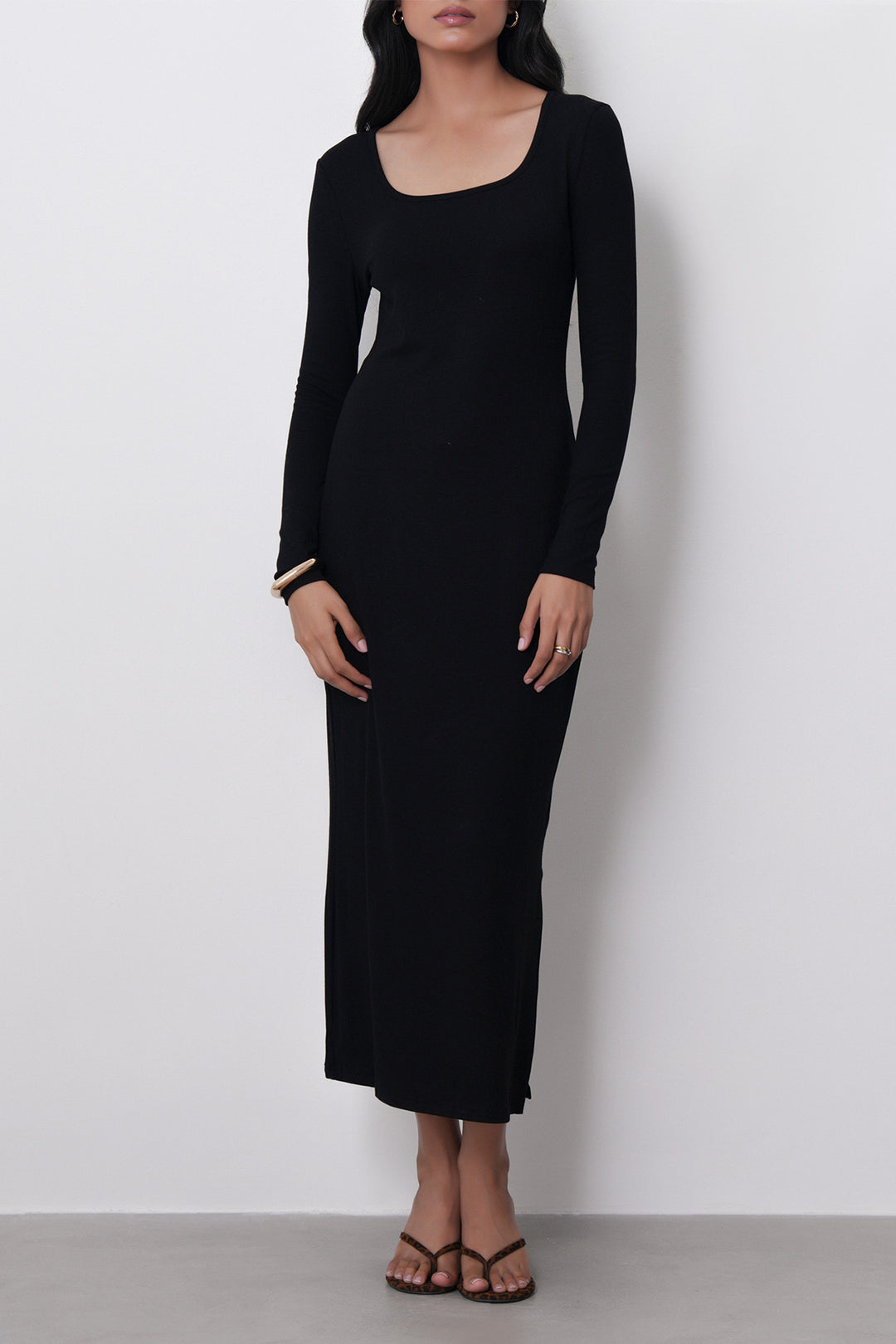 BLACK SCOOP NECK DRESS