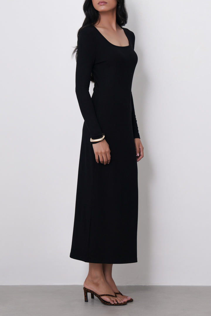 BLACK SCOOP NECK DRESS