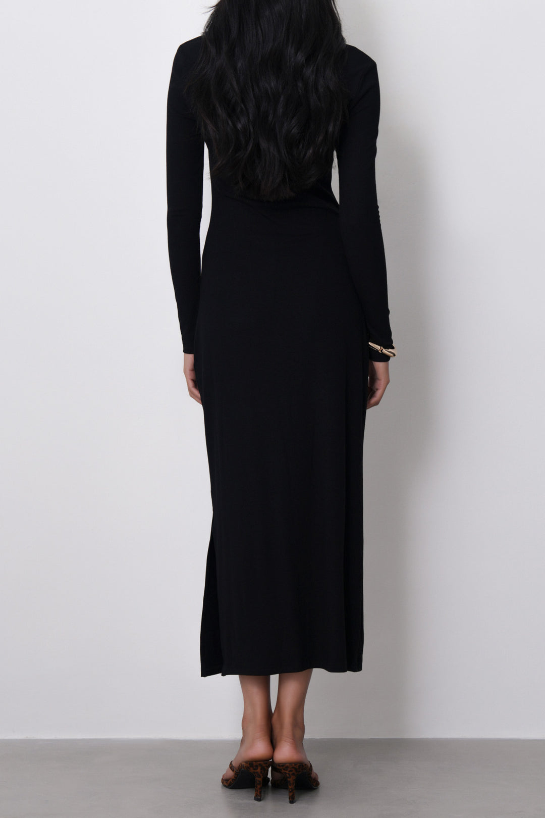 BLACK SCOOP NECK DRESS