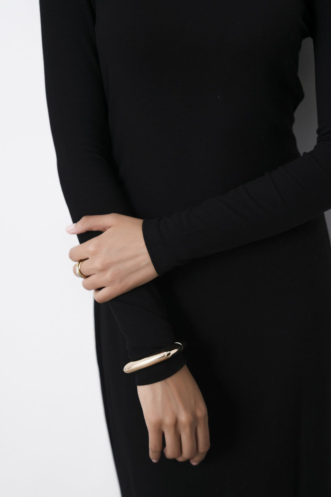 BLACK SCOOP NECK DRESS