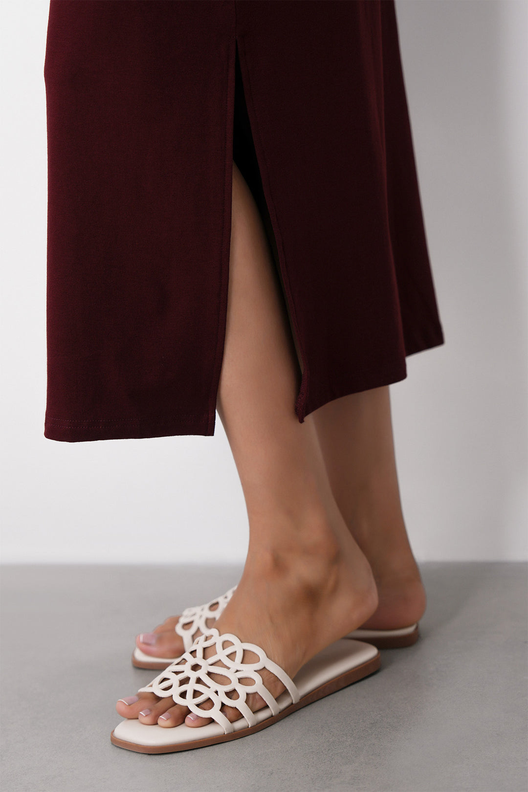 BURGUNDY SCOOP NECK DRESS
