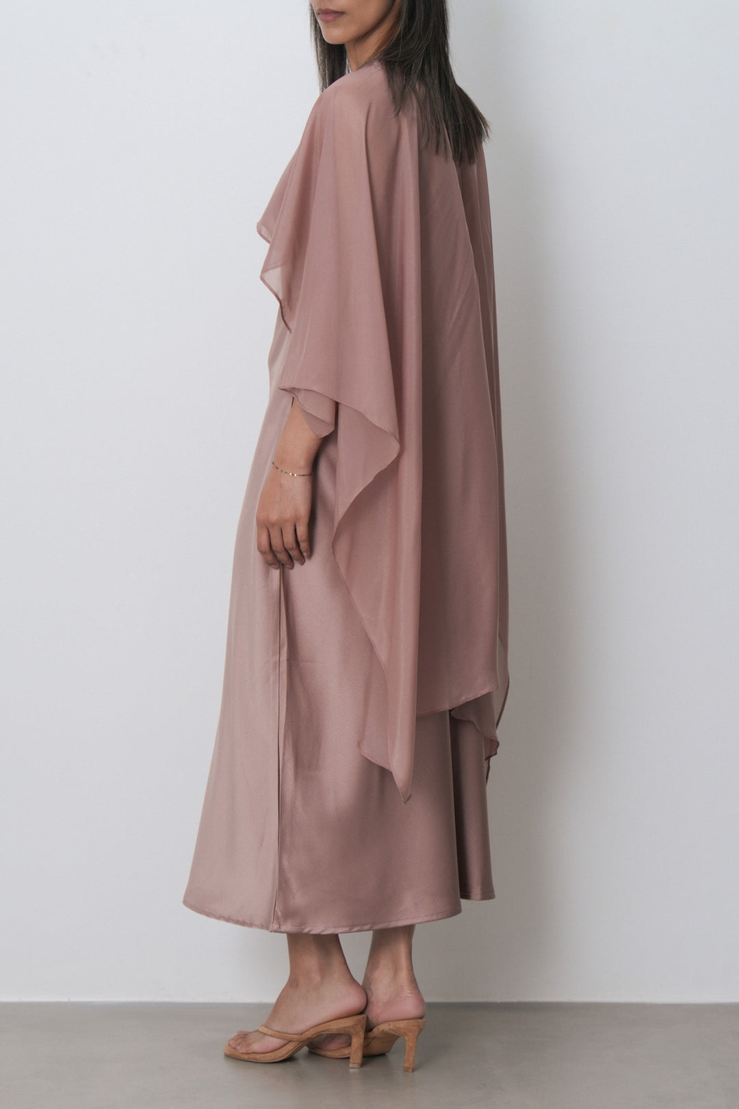 DATE NIGHT DRESS WITH CAPELET