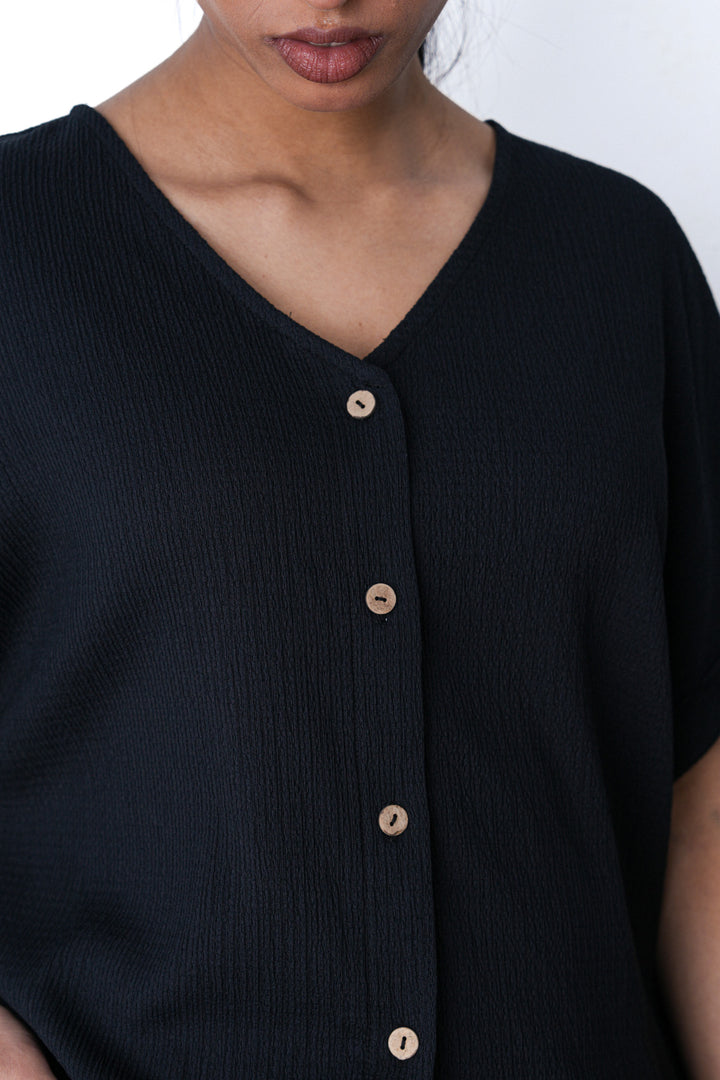 BLACK V-NECK KNIT BLOUSE