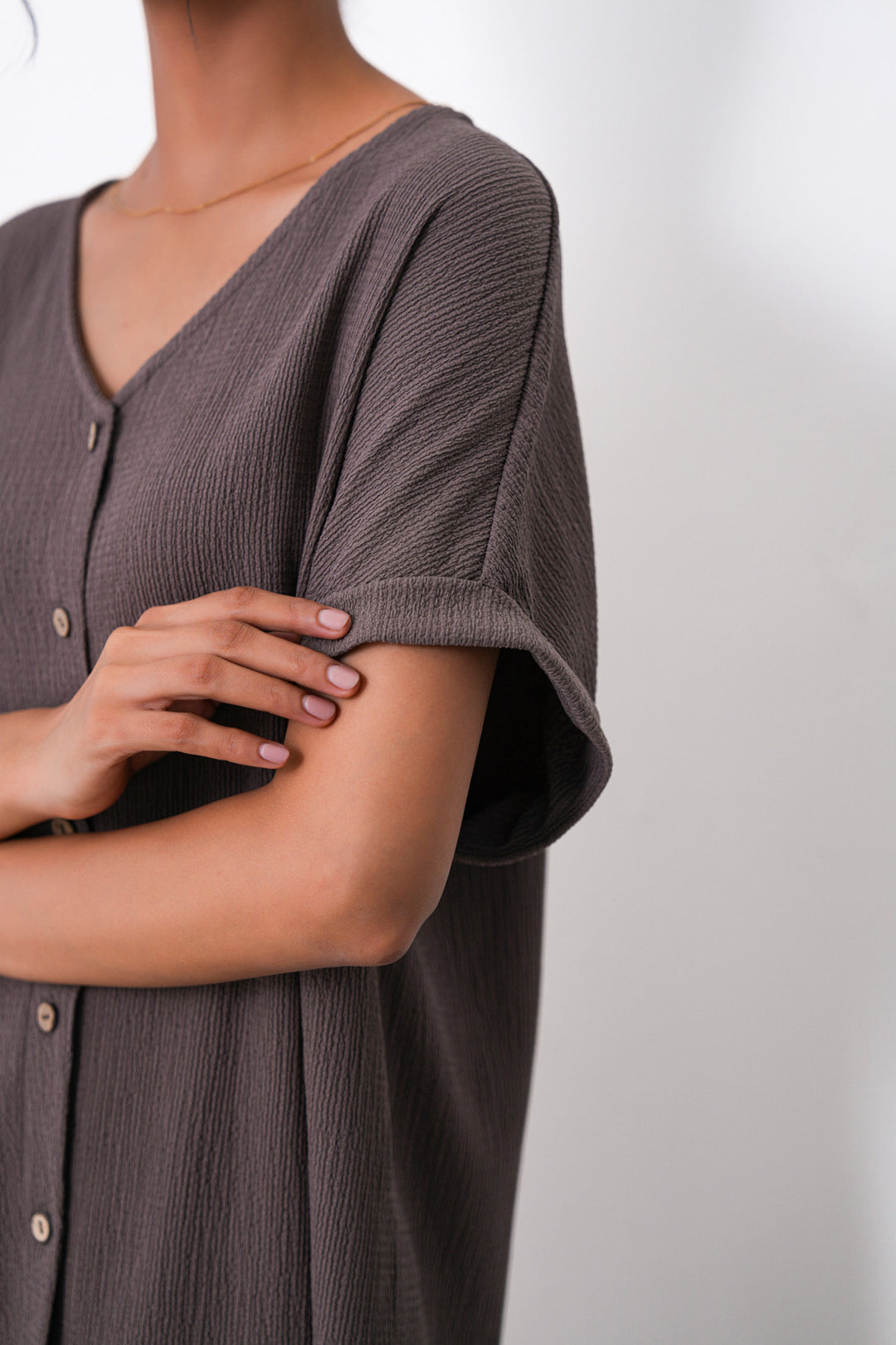 BROWN V-NECK KNIT BLOUSE