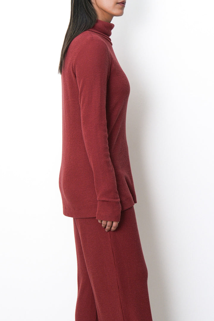 RUST SOFT KNIT PULLOVER