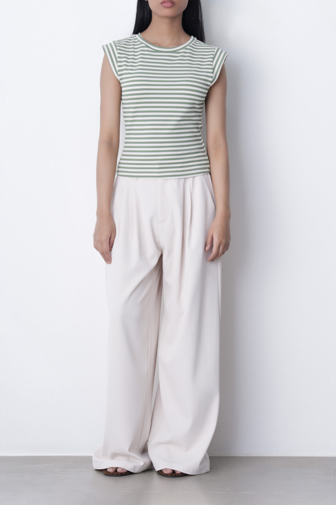 OLIVE WHITE YARN DYED TEE