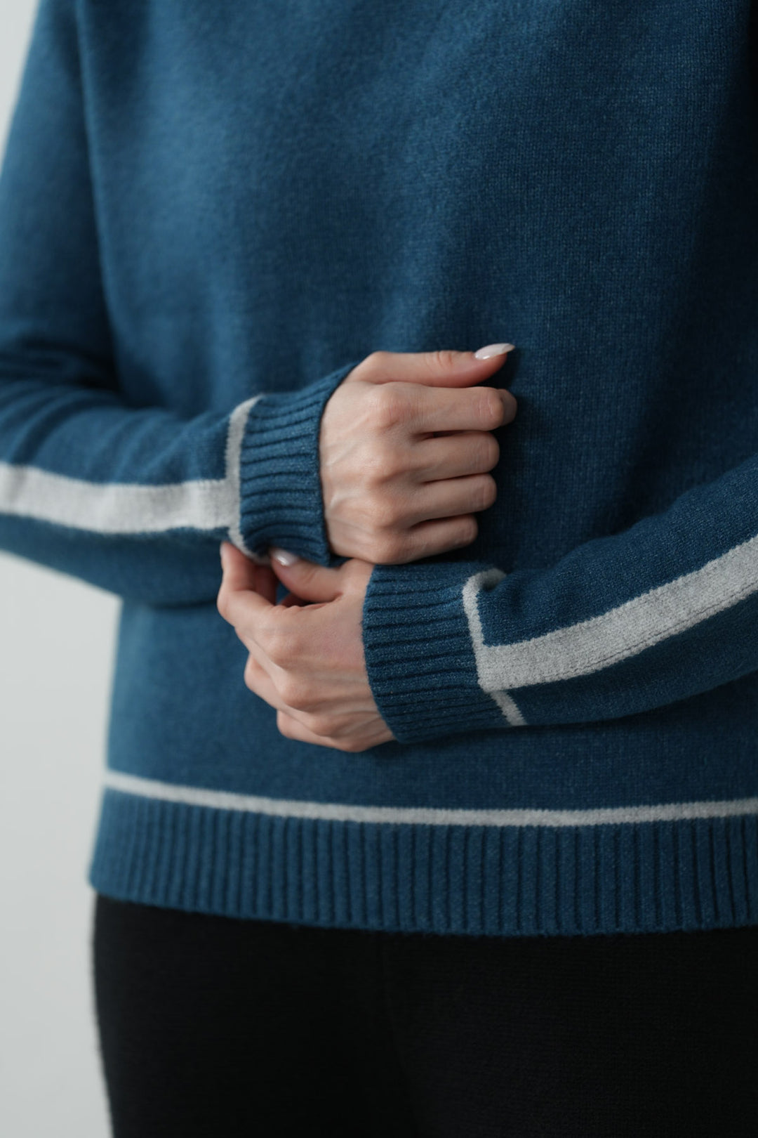 ESSENTIAL MOCK NECK JUMPER