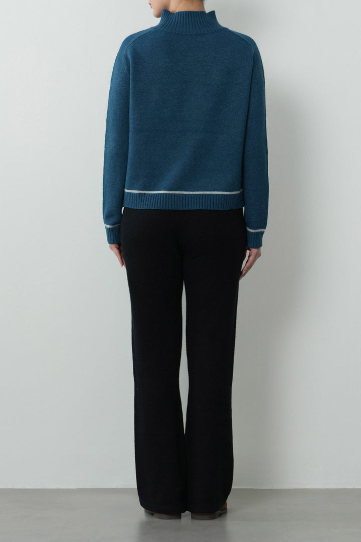 ESSENTIAL MOCK NECK JUMPER