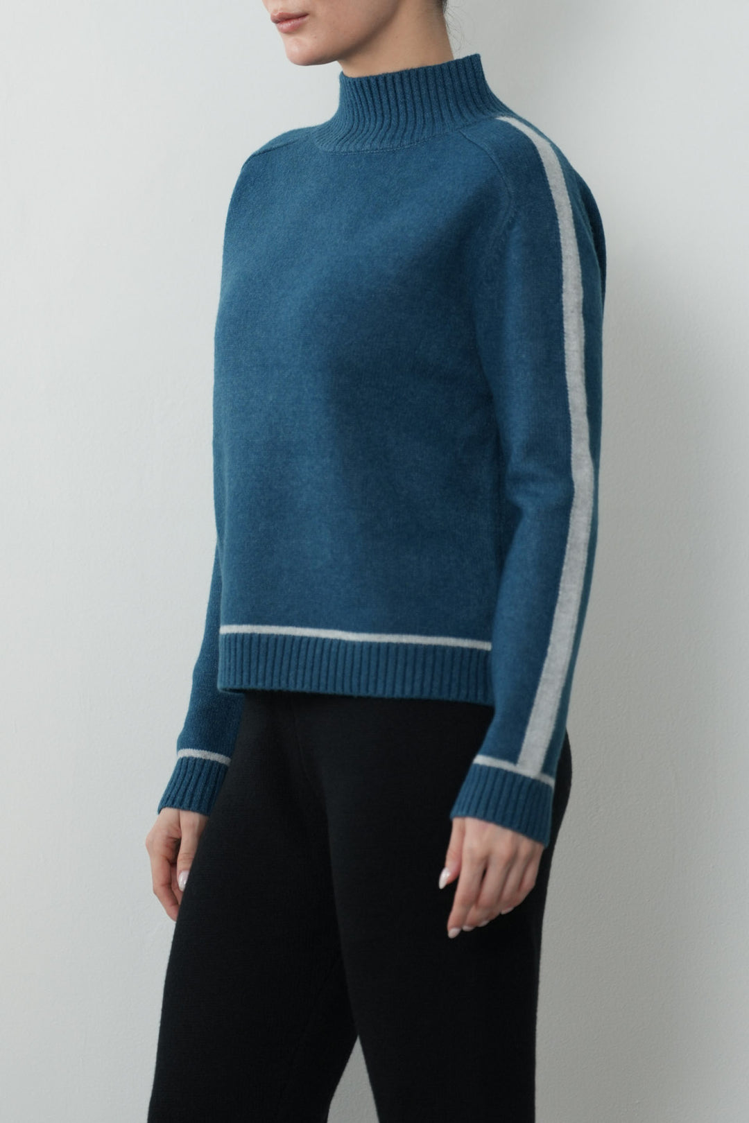 ESSENTIAL MOCK NECK JUMPER