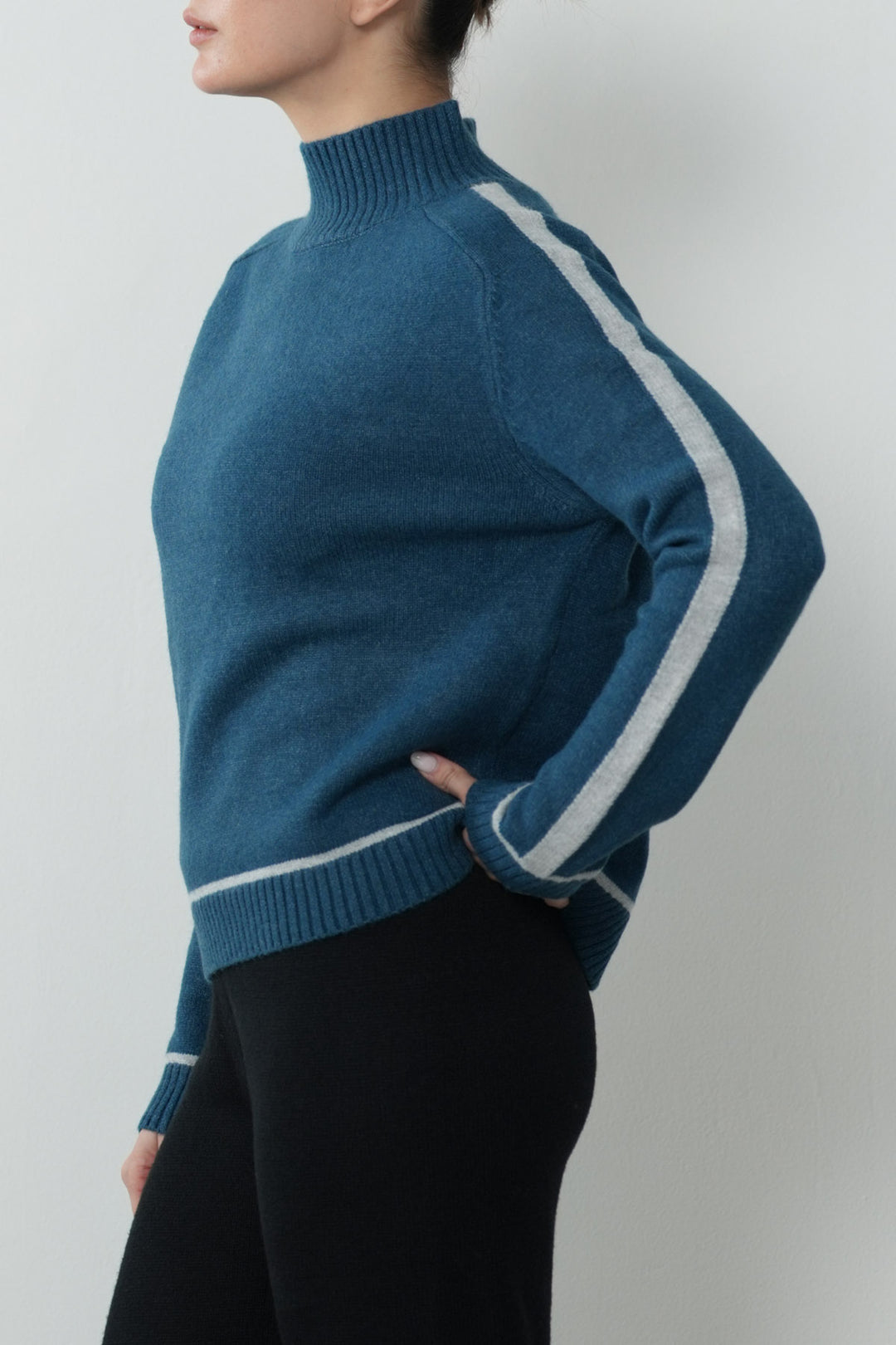ESSENTIAL MOCK NECK JUMPER