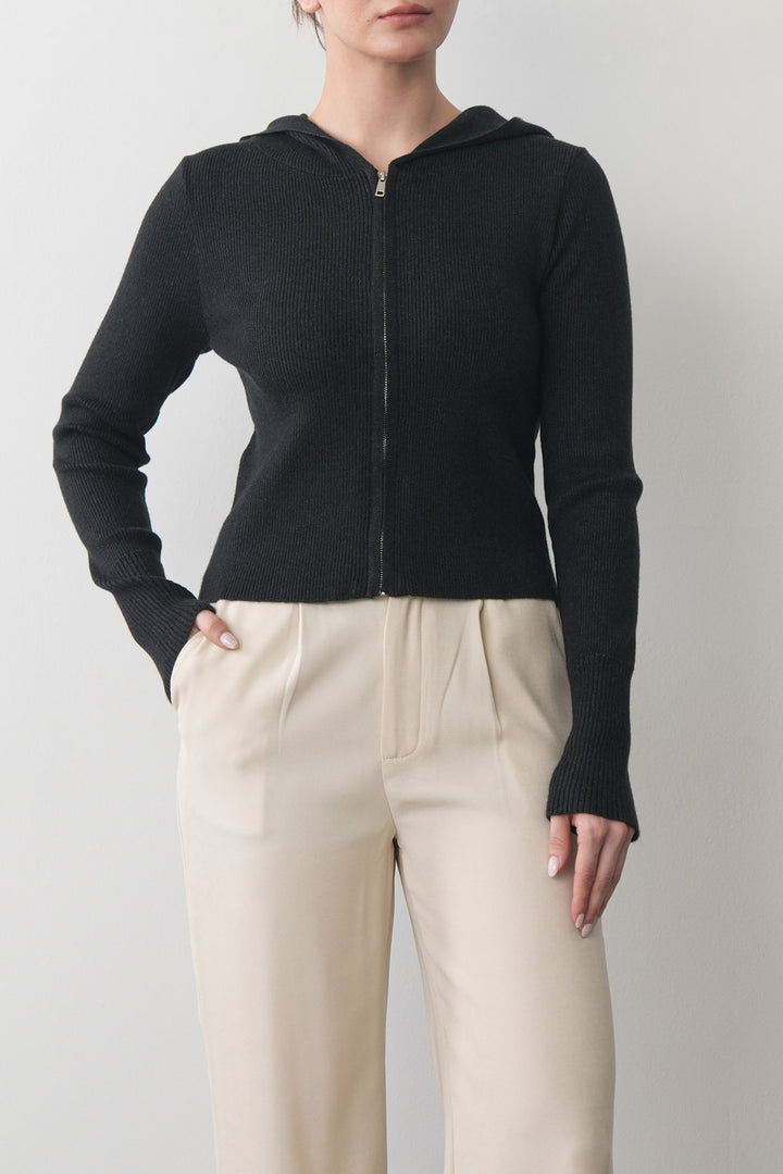 SHORT SNUG HOODIE