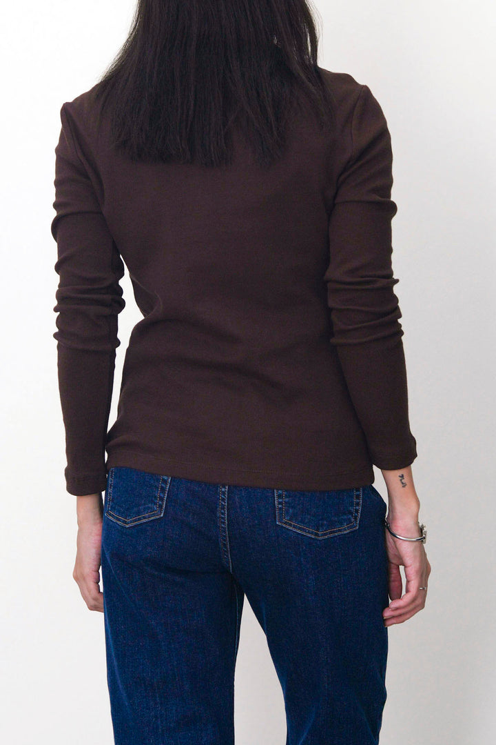 FITTED TURTLENECK