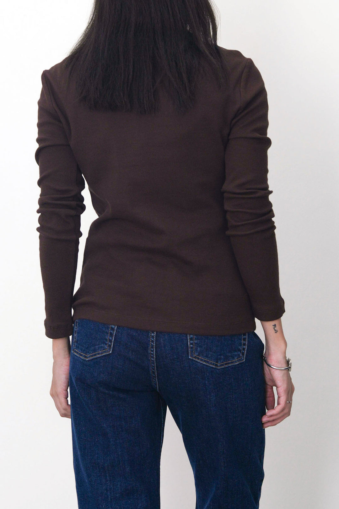 DARK BROWN FITTED TURTLENECK