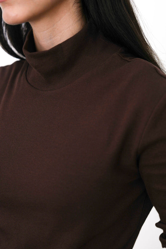 DARK BROWN FITTED TURTLENECK