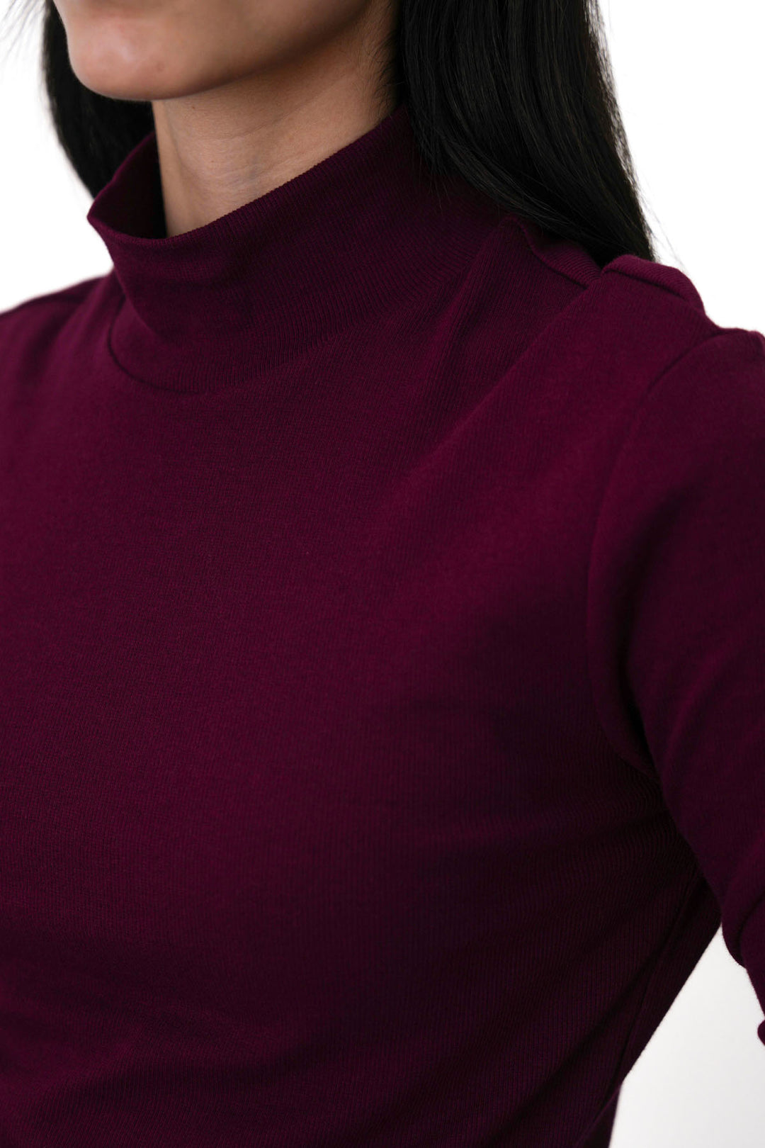 MAROON FITTED TURTLENECK