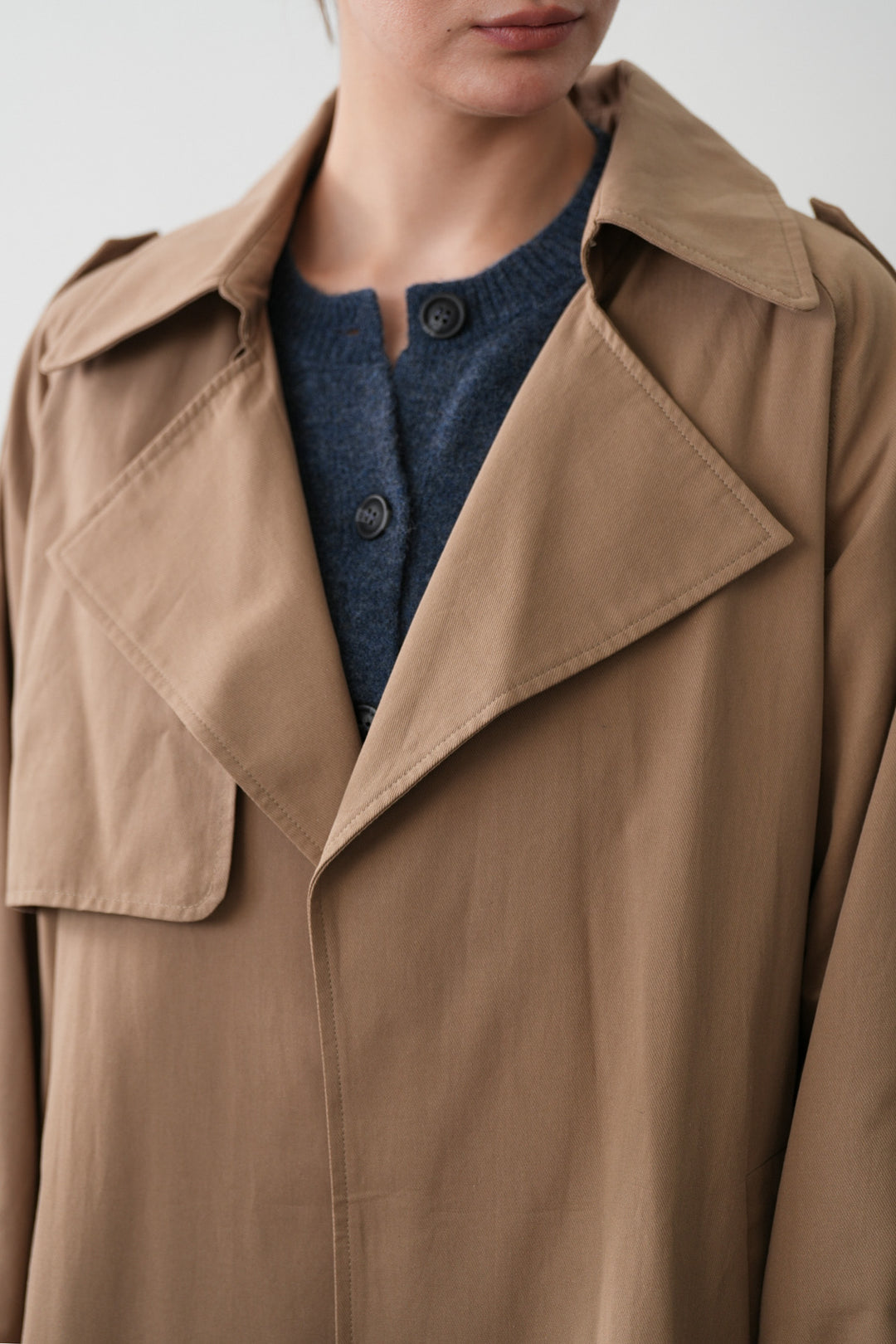 SILKY TRENCH STYLE COAT