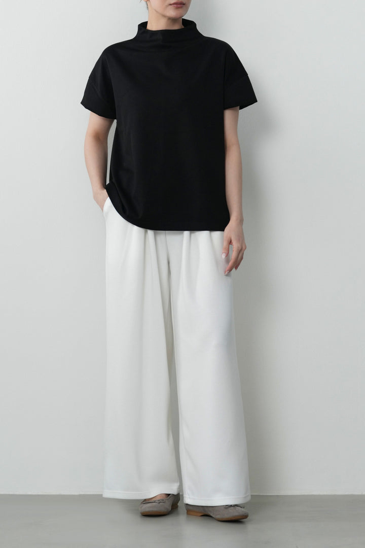 BASIC FUNNEL NECK TOP