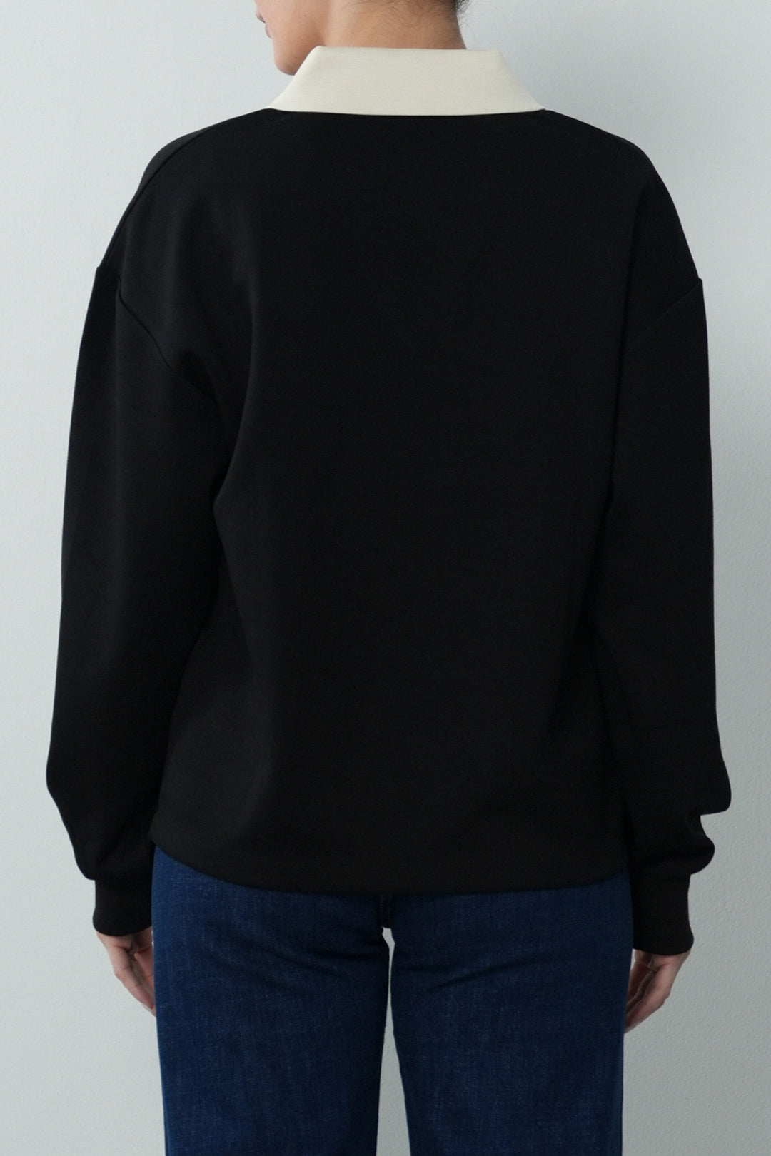 CONTRAST V NECK POLO