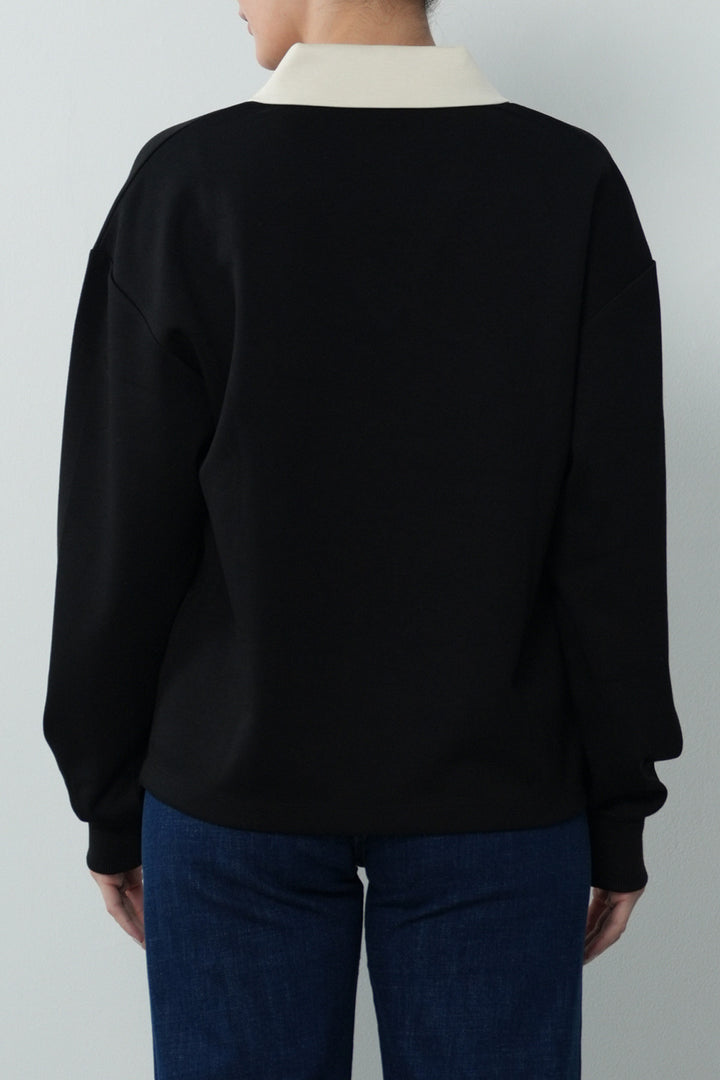 CONTRAST V NECK POLO