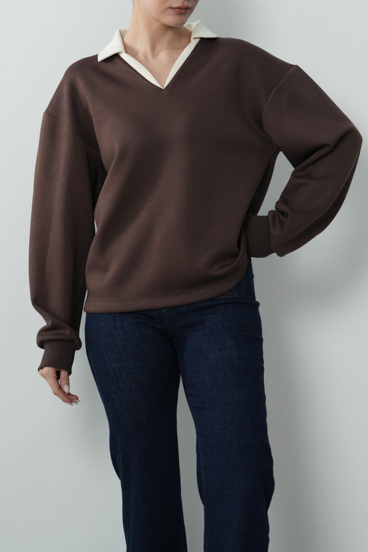 CONTRAST V NECK POLO