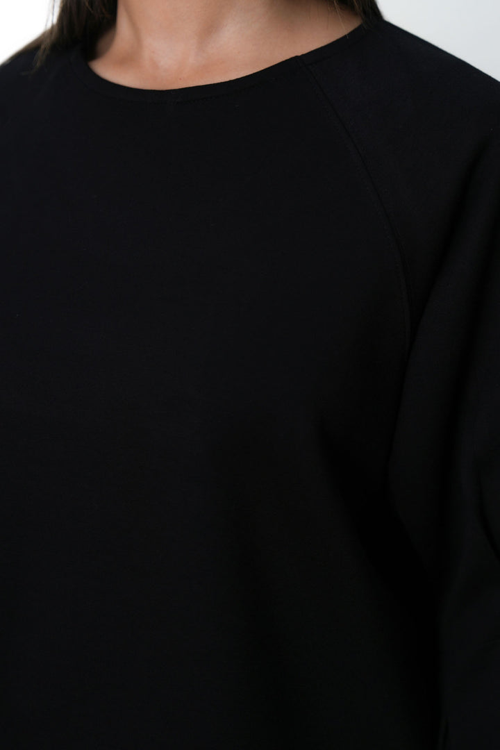 BLACK PLEATED CUFF TEE