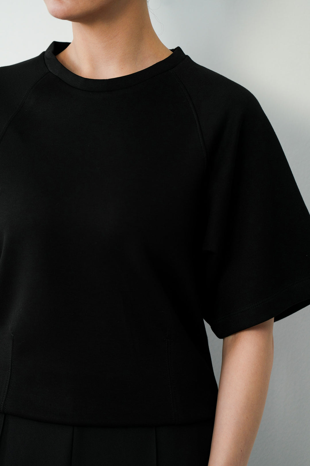 SEAMED REGLAN TEE