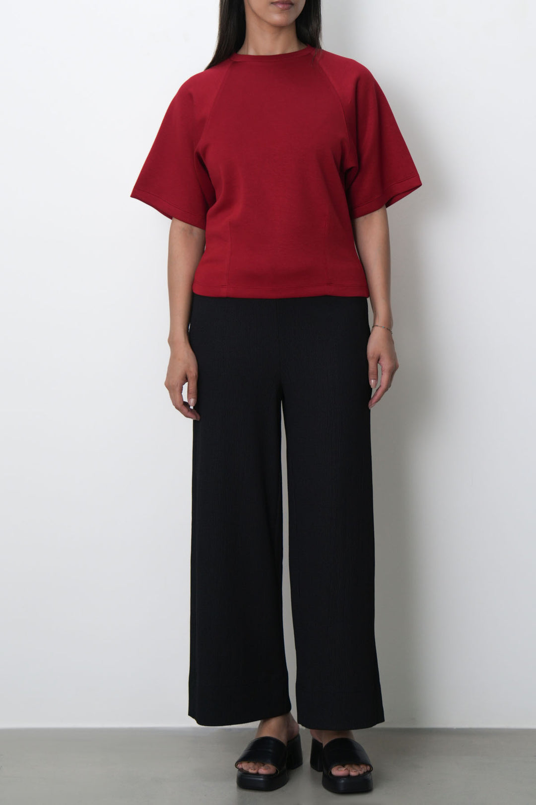 BURGUNDY SEAMED REGLAN TEE