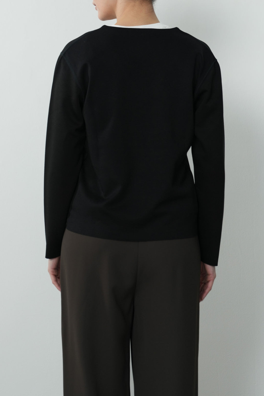 EVERYDAY V NECK TOP