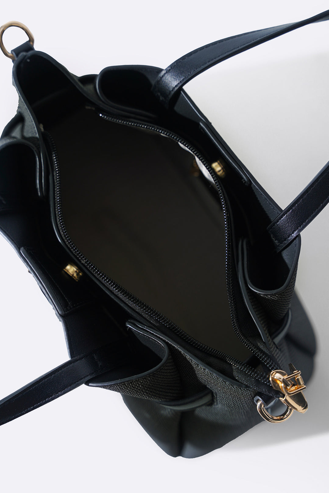 BLACK WEEKEND TOP HANDLE BAG