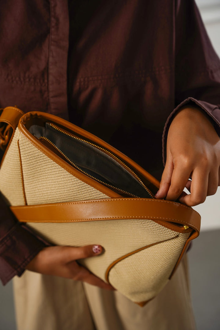 BEIGE RUMELI SHOULDER BAG