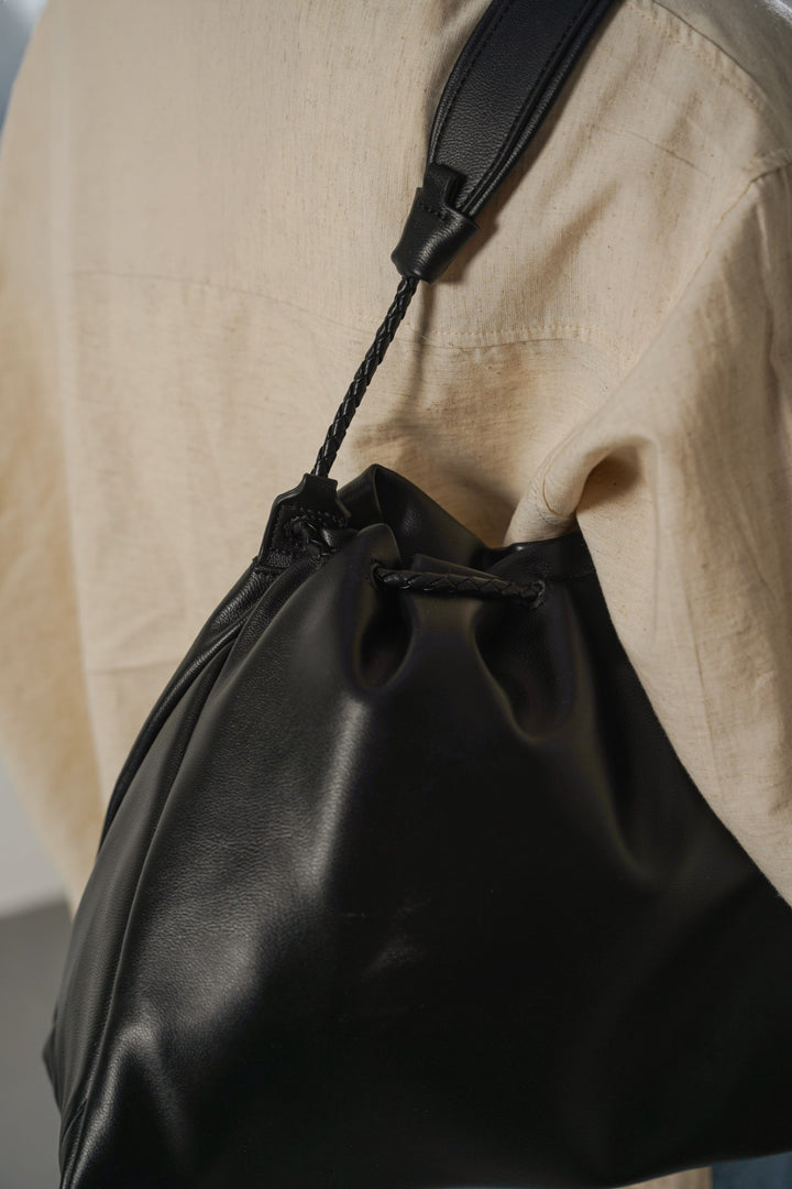 BLACK CRUISE SLOUCHY TOTE