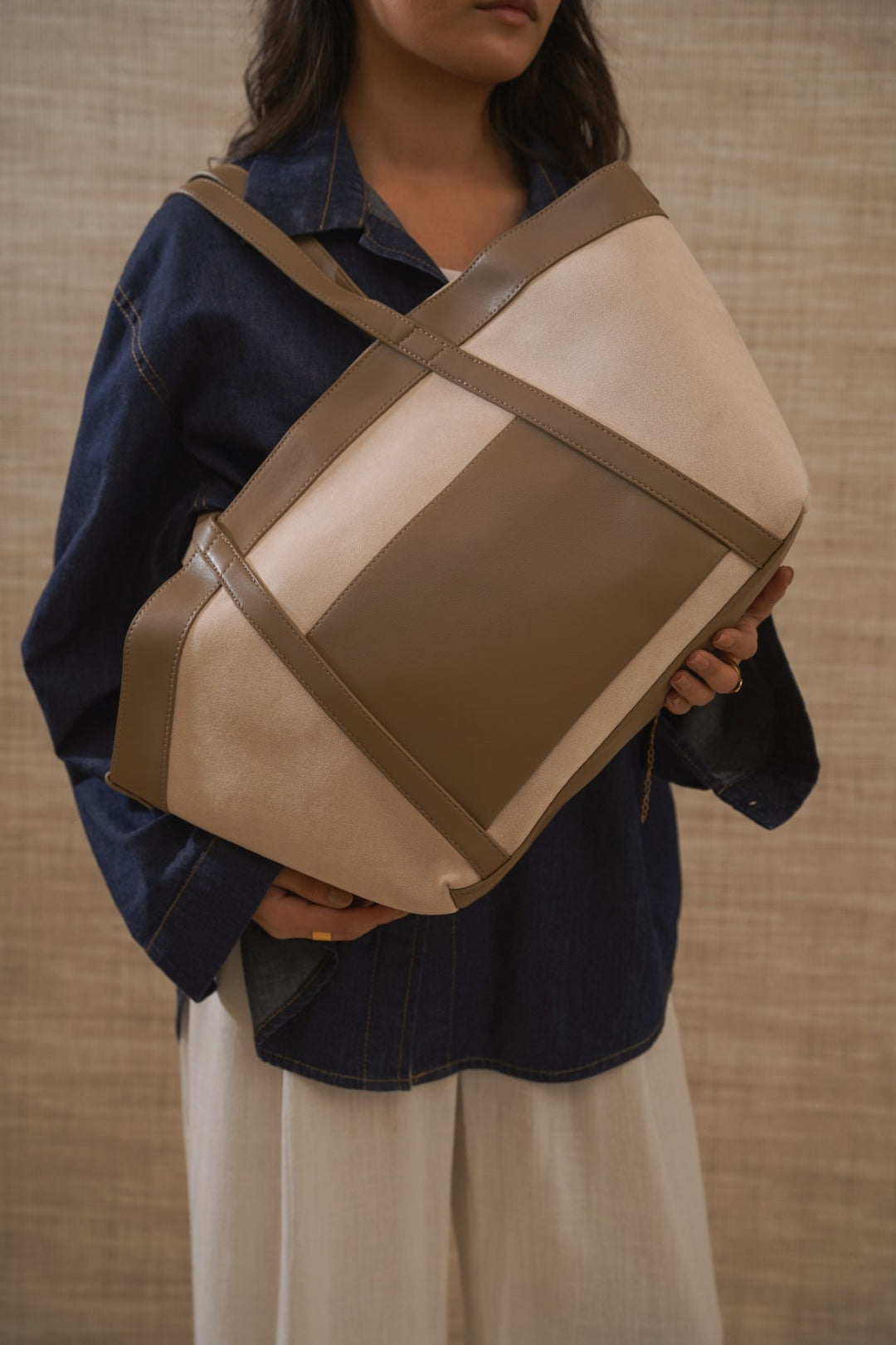 TAUPE SUN AND SAND TOTE