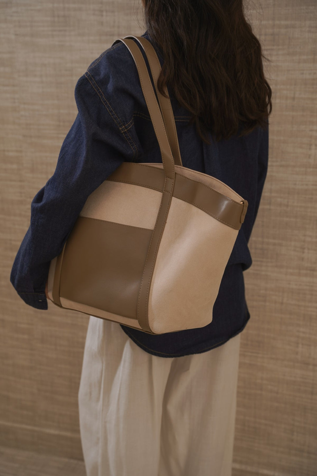 TAUPE SUN AND SAND TOTE
