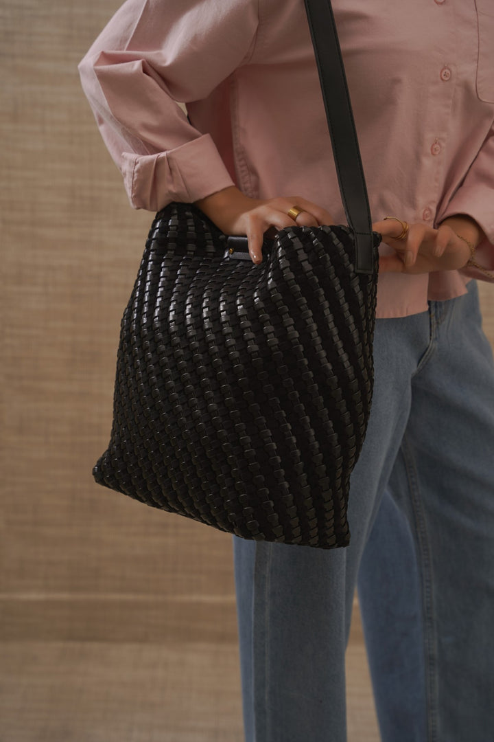 BLACK PALM WEAVE TOTE