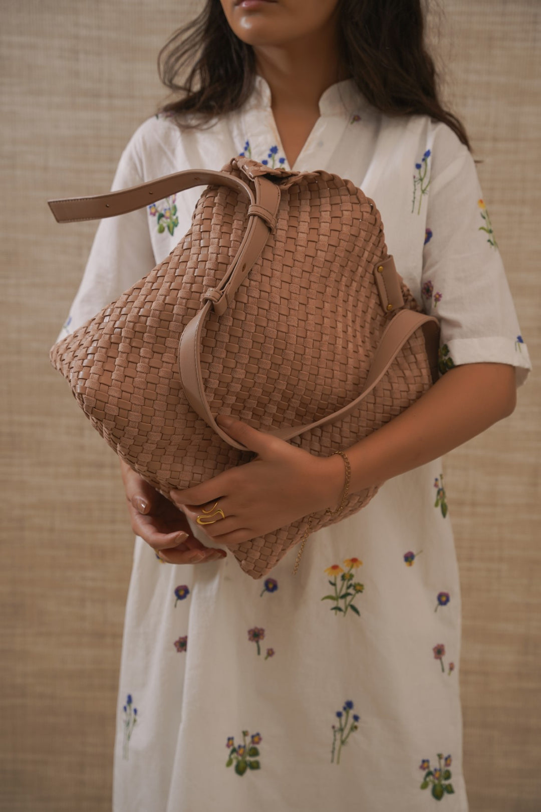 TAN PALM WEAVE TOTE